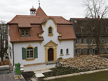 Blick auf die Villa Schröppel: Ohne Bewuchs ist die Grotte wieder sichtbar. Foto: Matthias Hoch