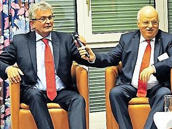 Inoffizieller Start der Tarifrunde 2016 in der Metall- und Elektroindustrie in Bayreuth (von links): vbm-Hauptgeschäftsführer Bertram Brossardt, vbm-Bezirksvorsitzender Thomas Kaeser. Foto: Stephan Herbert Fuchs