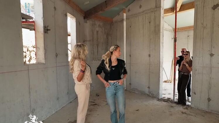 Shania wirft ihrer Schwester Davina vor, "gierig" zu sein.