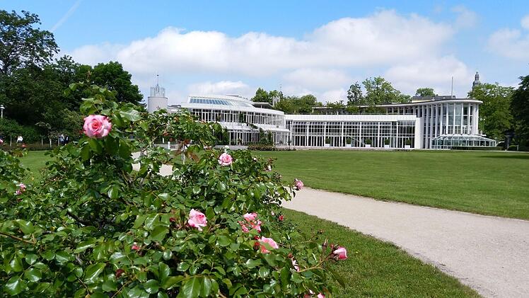 Weil in Coburg (wieder) mal über ein Kongresshotel diskutiert wird, gilt  plötzlich auch (wieder) der Rosengarten als möglicher Hotel-Standort - eventuell mit direkter Anbindung ans (umzubauende) Kongresshaus.Foto: Jochen Berger