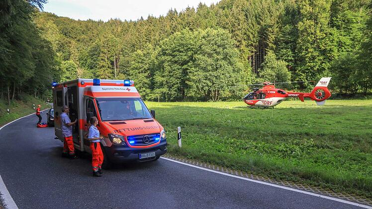 Am Freitagnachmittag kam es laut Polizei Lichtenfels an der "Roten Wand", einem beliebten Kletterfelsen im Kleinziegenfelder Tal im Weismainer Stadtgebiet, zu einem tragischem Kletterunfall.