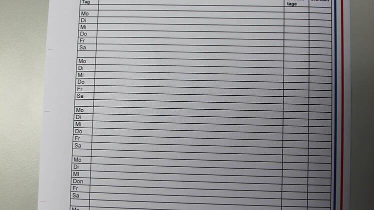 Stundenzettel der Firma Oppel zur Dokumentation der Arbeitszeiten von Beschäftigten