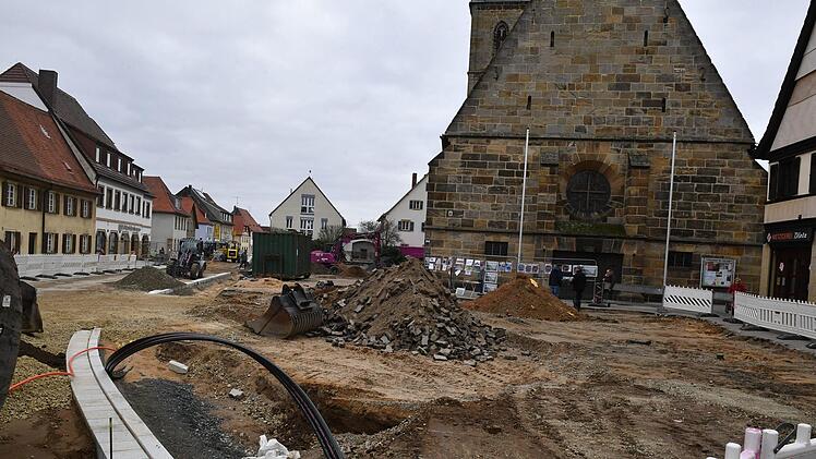 Grabungen am Hallstadter MarktplatzFoto: Ronald Rinklef