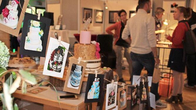 Auf die Details kommt es bei der perfekten Hochzeit an. Der richtige Kuchen spielt dabei eine gro&szlig;e Rolle.