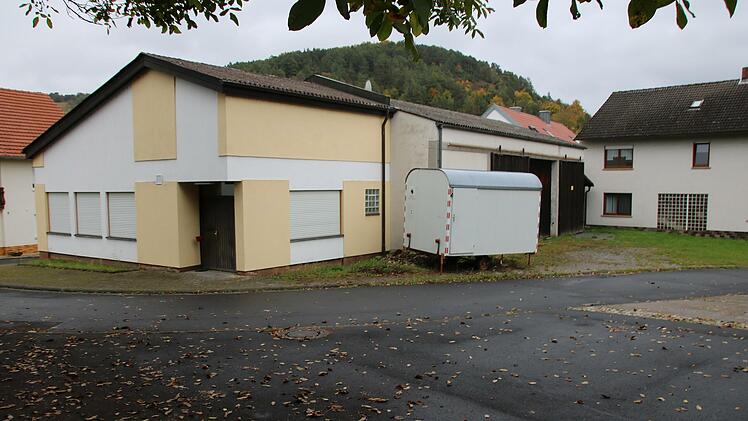 Den Schulungsraum hat die Obereschenbacher Wehr bereits neben der ehemaligen Raiffeisenhalle, nun soll auch das Fahrzeug dorthin.