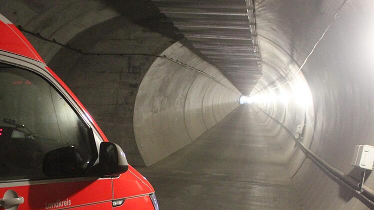 Über diese Stollenzufahrt erreichen die Rettungskräfte den ICE-Tunnel. Foto: Matthias Einwag