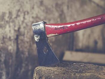 T&ouml;dliche Verbrennungen hat sich ein 77 Jahre alter Mann in seinem Garten in Schrozberg zugezogen. Der Mann war gerade dabei, H&uuml;hner und Tauben zu schlachten. Symbolfoto: pixabay