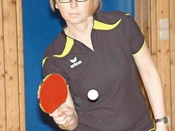 Garant für den ersten Saisonsieg des SV Friesen in der 3. Bezirksliga war Doris Fischer. Beim 8:5-Sieg gegen den SC Haßlach II gewann sie ihre drei Einzel und das Doppel mit Diana Kraus. Foto: Hans Franz