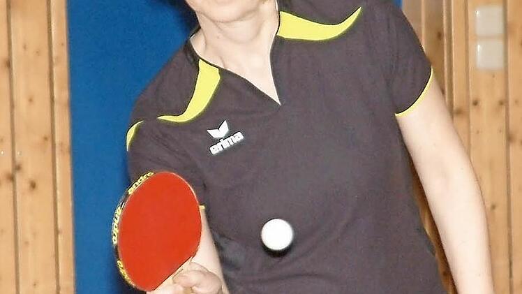 Garant für den ersten Saisonsieg des SV Friesen in der 3. Bezirksliga war Doris Fischer. Beim 8:5-Sieg gegen den SC Haßlach II gewann sie ihre drei Einzel und das Doppel mit Diana Kraus. Foto: Hans Franz