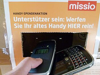 Handys recyceln und Gutes tun: Dazu ruft die Sammelaktion in Bamberger Kirchen auf.  Foto: Marion Krüger-Hundrup
