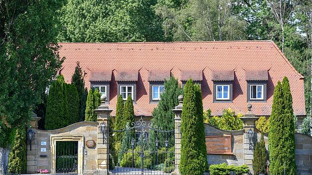 Was geschah hinter den Mauern der Seniorenresidenz Schloss Gleusdorf (hier ein Nebengeb&auml;ude)? Das Landgericht in Bamberg h&ouml;rte weitere Zeugen. Ronald Rinklef