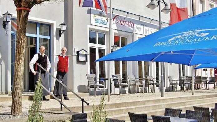 : Die Osteria per Tutti am Brückenauer Marktplatz.