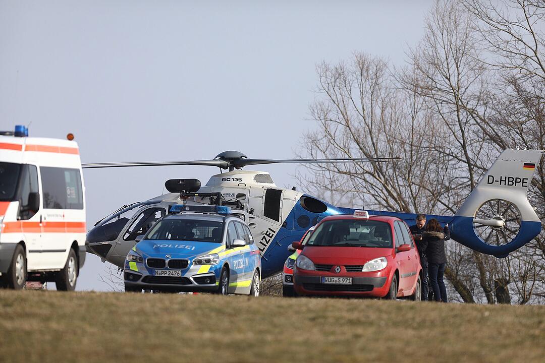 Person bricht in Altmühlsee ein