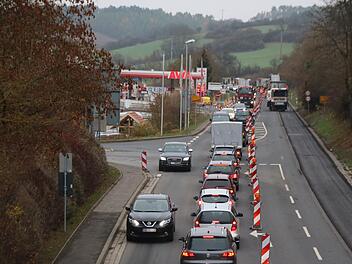 Wegen Bauarbeiten an der B 287 kommt es nördlich der Stadt Münnerstadt, aber auch auf der Entlastungsstraße, zu erheblichen Behinderungen. Manchmal geht auch gar nichts mehr. Thomas Malz