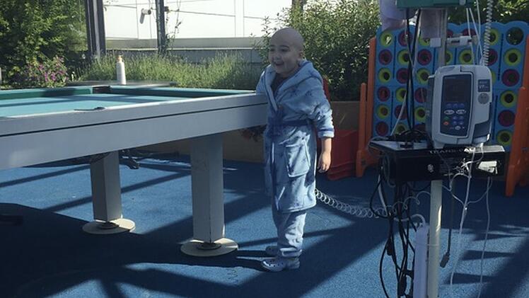 Nürnberg: Aurelia (6) kämpft gegen Krebs - "Bitte, lieber Gott, lass es gut ausgehen"