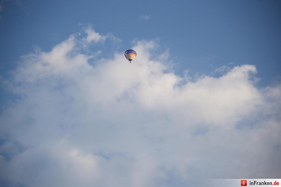 Jubiläumsausgabe: Zum 20. Mal hat die Raiffeisenbank Seebachgrund zu ihrem Ballonmeeting nach Hannberg eingeladen. Mehr als 2000 Menschen waren gekommen.