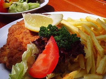 Das beliebte Schnitzel ist auch Bestandteil der Speisekarte des Platz 1 Restaurants - und zwar in unterschiedlichen Variationen. Foto: faglork/pixabay.com
