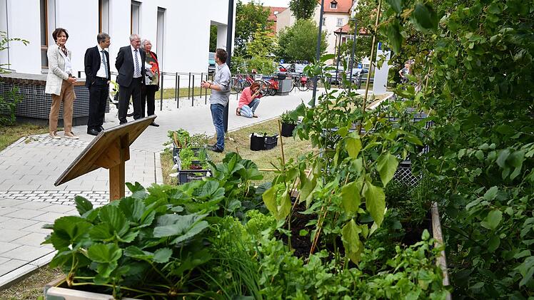 Einweihung Demonstrationsgarten der LWG am Schillerplatz 15. Foto: Ronald Rinklef