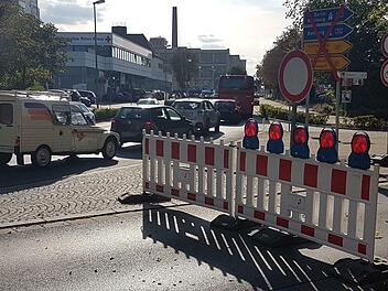 Geduld war gefragt. Der Verkehr wurde an den vergangenen Tagen in der Heinrich-von-Stephan-Straße mehr als sonst ausgebremst.