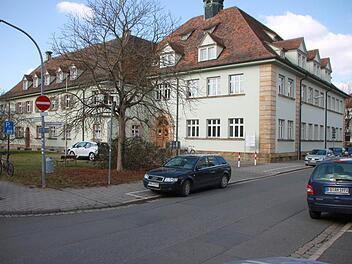 Das Löschwöhrdgebäude, in dem sich einst das Landwirtschaftsamt befand und das bislang dem Landkreis als Ausweichbüro diente, soll jetzt einer Wohnnutzung zugeführt werden.