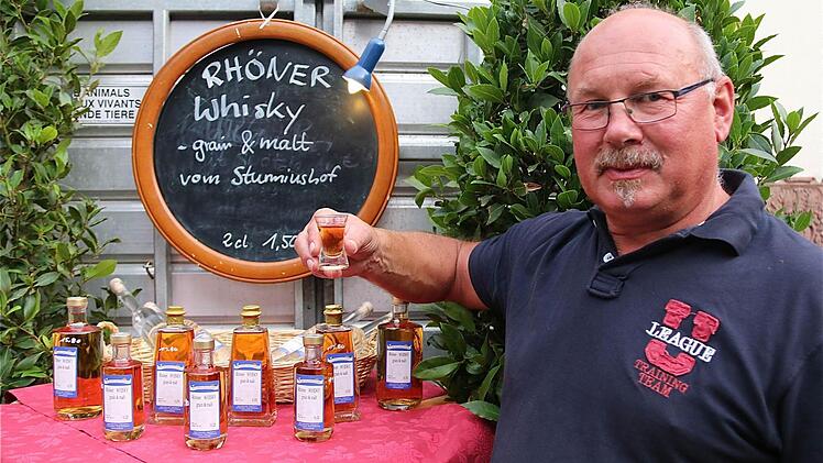 "Ich bin seit vielen Jahren mit dem Hammelburger Winzerkeller eng verbunden", lässt Walter Zeitz Herzblut und seinen Rhöner Whisky fließen.