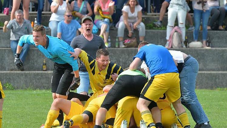 In letzter Minute: Thüngfeld bejubelt das entscheidende 2:1.
