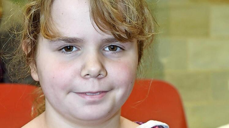 Lea (10): "Ich fand's schön heute, weil sich die beiden abgewechselt haben, und weil sie alles gut erklärt haben. Es ging darum, wie der Nikolaus es schafft, alle Geschenke zu besorgen und zu verpacken." Foto: Ronald Rinklef