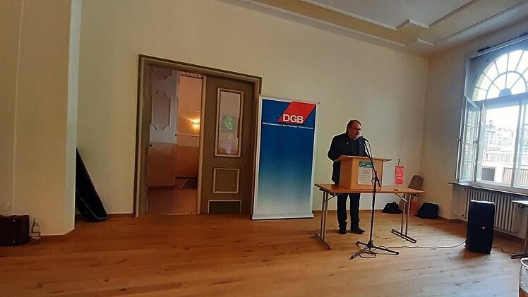 Kreisvorsitzender Gerhard Klamet bei der Maikundgebung in Bad Kissingen.