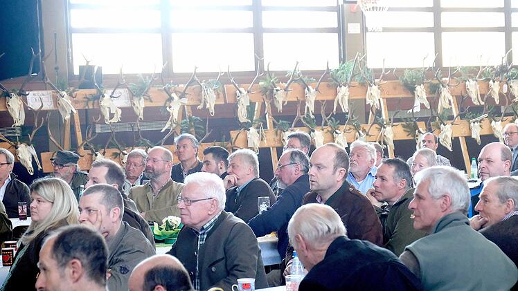 Hegeschau der Rotwild-Hegegemeinschaft "Bayerische Rhön"Foto: Gerd Schaar