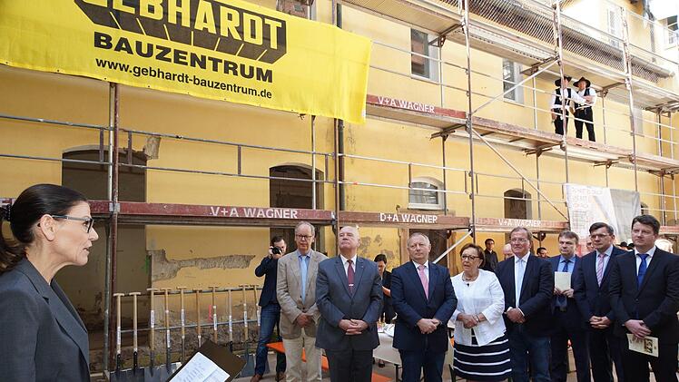 Richtfest mit Wissenschaftsministerin Marion KiechleFoto: Arkadius Guzy