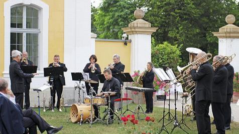 Das Konzert im Rosengarten des Schlosses Thurn Foto: Nicolai Prechtel