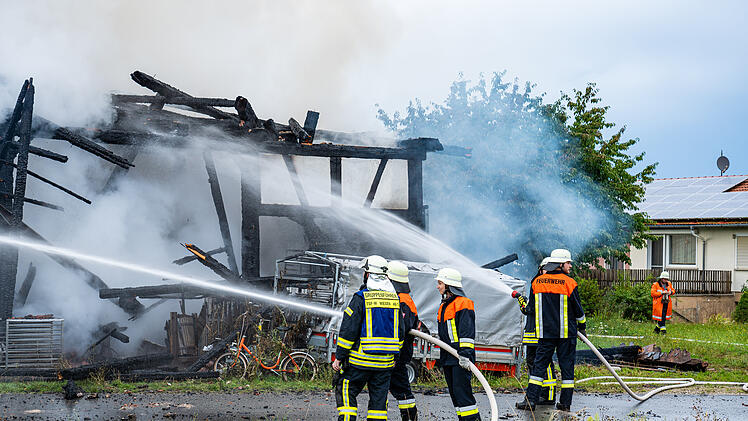 Stadel: Brand bei Bad Staffelstein während Gewitter