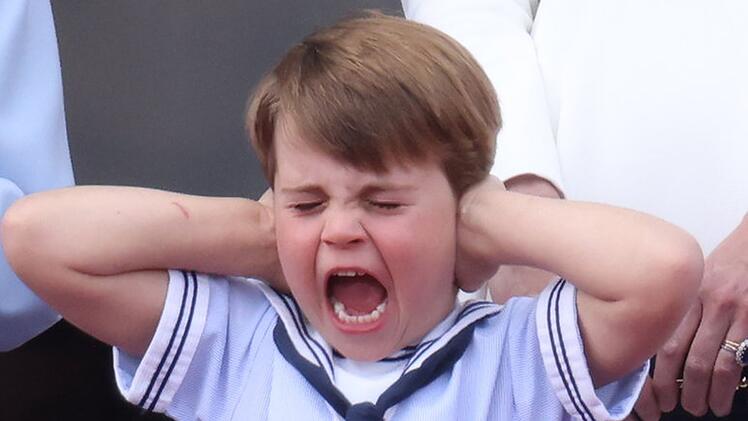 Mit seinen auffälligen Grimassen sorgte Prinz Louis in der Vergangenheit für zahlreiche Lacher. So auch bei der letzten "Trooping The Colour"-Parade zu Ehren der im September 2022 verstorbenen Queen Elizabeth II.