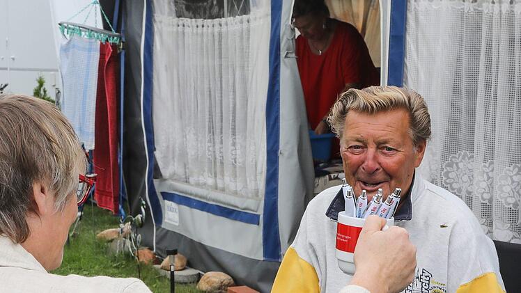 Auch für Dieter zur Erinnerung ein paar FT-Andenken an das InterviewFoto: Barbara Herbst