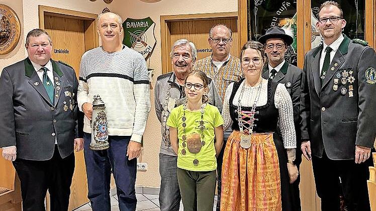 V. l.: 2. Vorstand J&uuml;rgen Alt, Thomas N&ouml;gel, Dieter Hack, Emma G&ouml;&szlig;wein, Jochen Meister, Corinna Seese, Martin Junge, 1. Vorstand Christian Seese. Es fehlt krankheitsbedingt: Heike G&ouml;&szlig;wein.