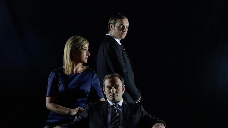 Katharina Abt, Sebastian Herrmann und Felix Lohrengel (v.l.) spielen in dem Stück "Unter Verschluss".  Foto: Oliver Fantitsch