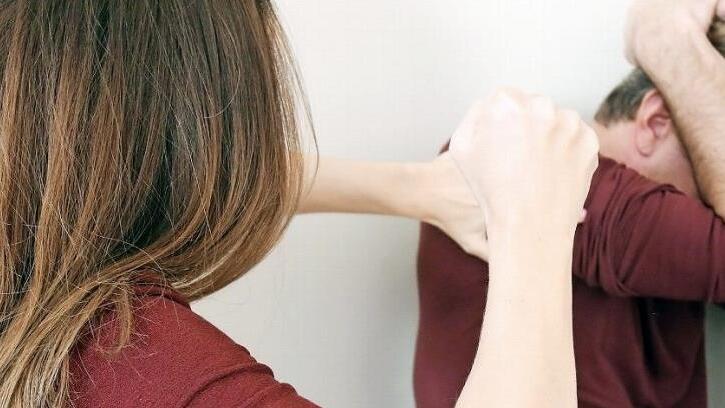 Häufiger als gedacht: Frauen schlagen ihre Männer. Darüber wird aber nicht gesprochen. Foto: Bodo Marks