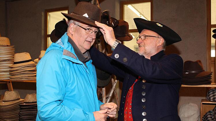 Beim Trachtemarkt im Frensdorfer BauernmuseumFoto: Evi Seeger