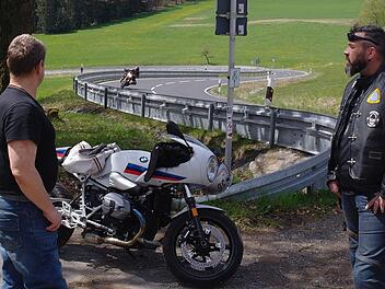 "Gute Gespräche über Gott und die Welt, Maschinen und Fahrverbote" hat Chris mit anderen Bikern schon geführt.  Foto: Stephanie Elm