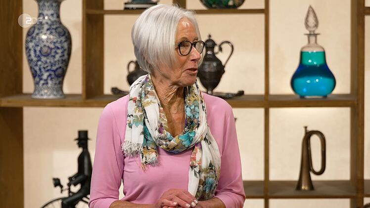 Gisela hatte die Ohrringe von ihrer verstorbenen Tante geerbt.