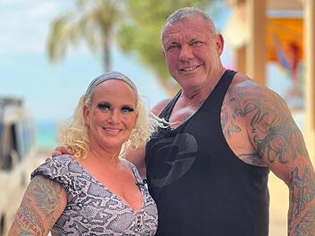 Goodbye Deutschland Die "Goodbye Deutschland"-Stars Caro und Andreas Robens haben den Kilos gemeinsam den Kampf angesagt.