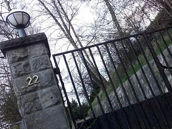 Von diesem Anwesen aus sollen Schüsse abgegeben worden sein. Foto: Ulrike Müller