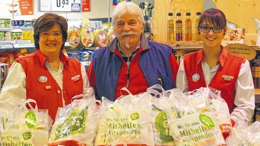 Einkäufer spenden für die Tafeln