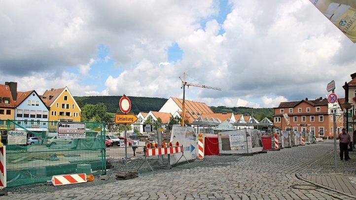 Die Grabenstraße ist von der "Alten Feuerwache" in Richtung Stadthalle ist befahrbar.