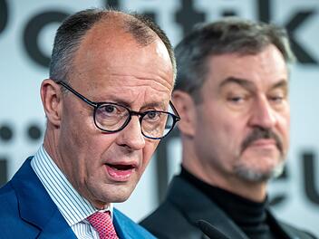 CSU klaut Plakate von Die PARTEI - GPS-Tracker überführt Mitarbeiter der Landesleitung