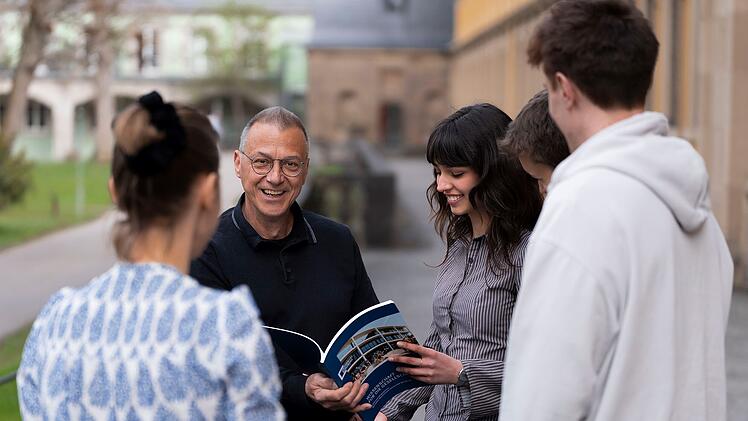 Uni Würzburg mit neuem Studienangebot. "Fächerübergreifende Einführung"