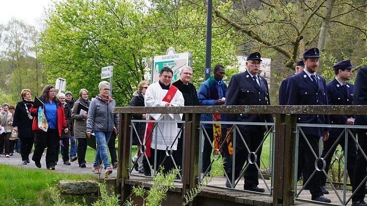Unter dem biblischen Satz "Sucht der Stadt Bestes" fand die diesjährige St. Georgs-Prozession in Bad Brückenau zu Ehren des Schutzheiligen statt. Foto: Marion Eckert
