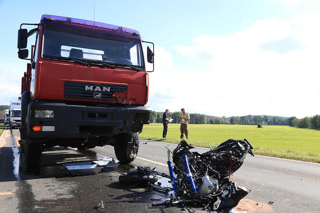 Motorradfahrer stirbt bei schwerem Unfall bei Bad Rodach