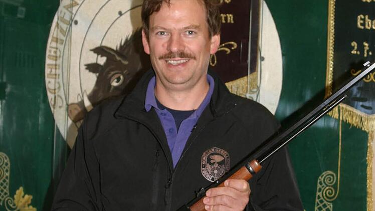 Zum zwölften Male  wurde  Helmut Stubenrauch bayerischer Meister in der Disziplin Unterhebelgewehr C.