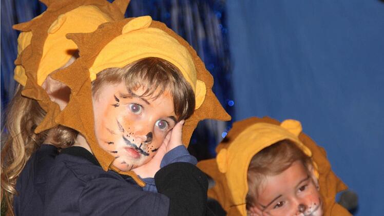 Die Turnmäuse spielen "Der Löwe schläft heut Nacht". Fotos: Gerhard Bauer